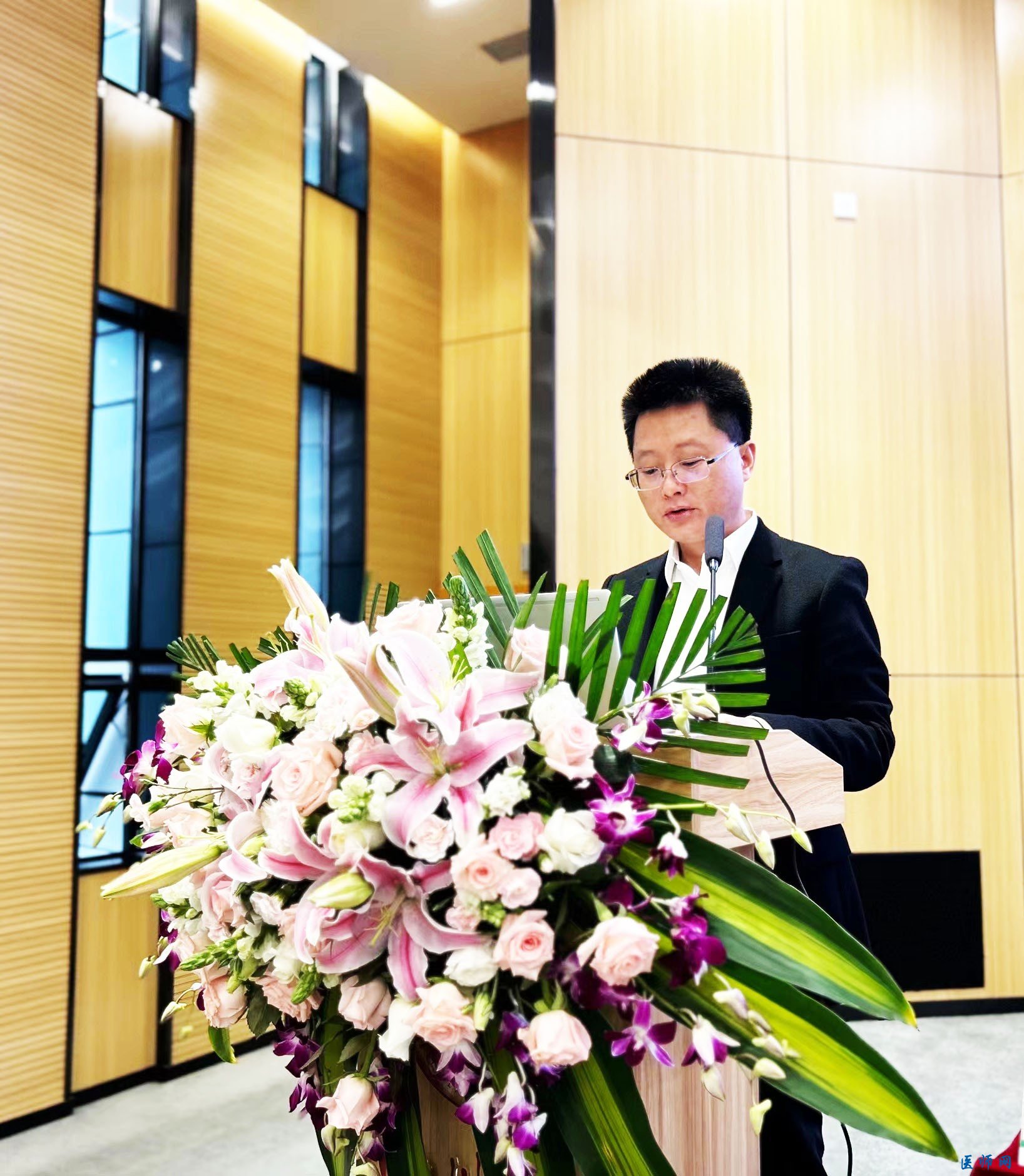 华西医院党委副书记申文武致辞.jpg