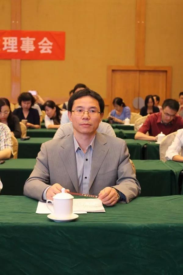 傅东波1.jpg