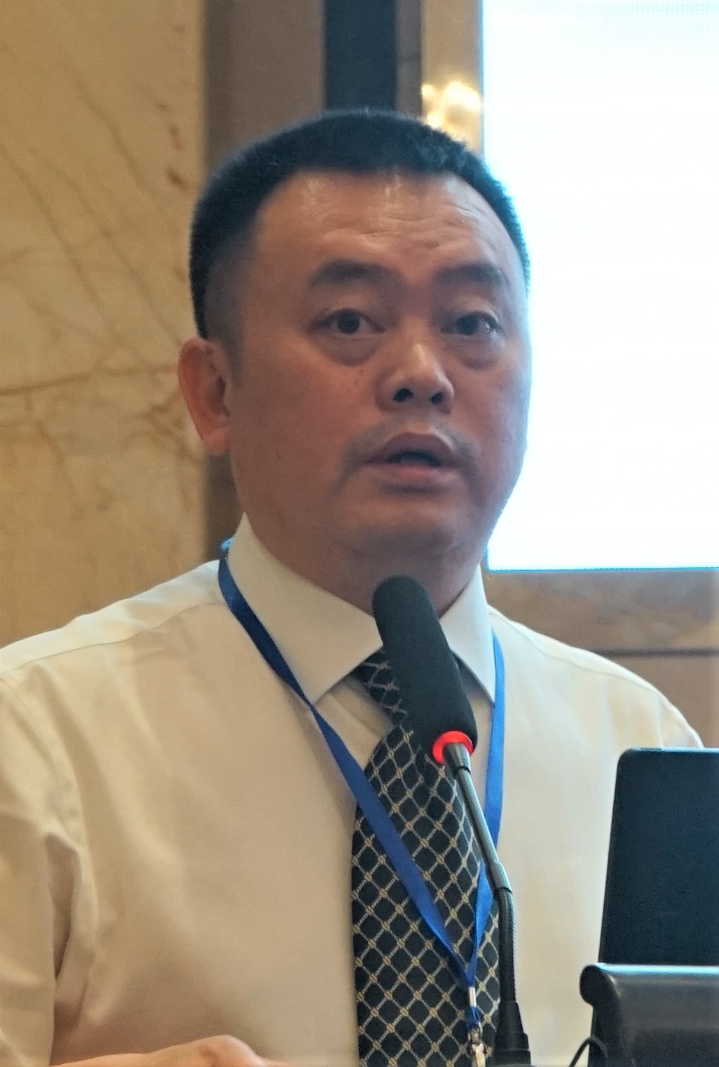 冉兴无教授2.jpg