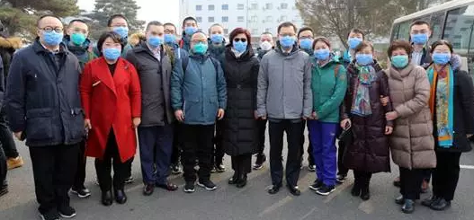 ▲在机场为协和国家援鄂医疗队送行.png