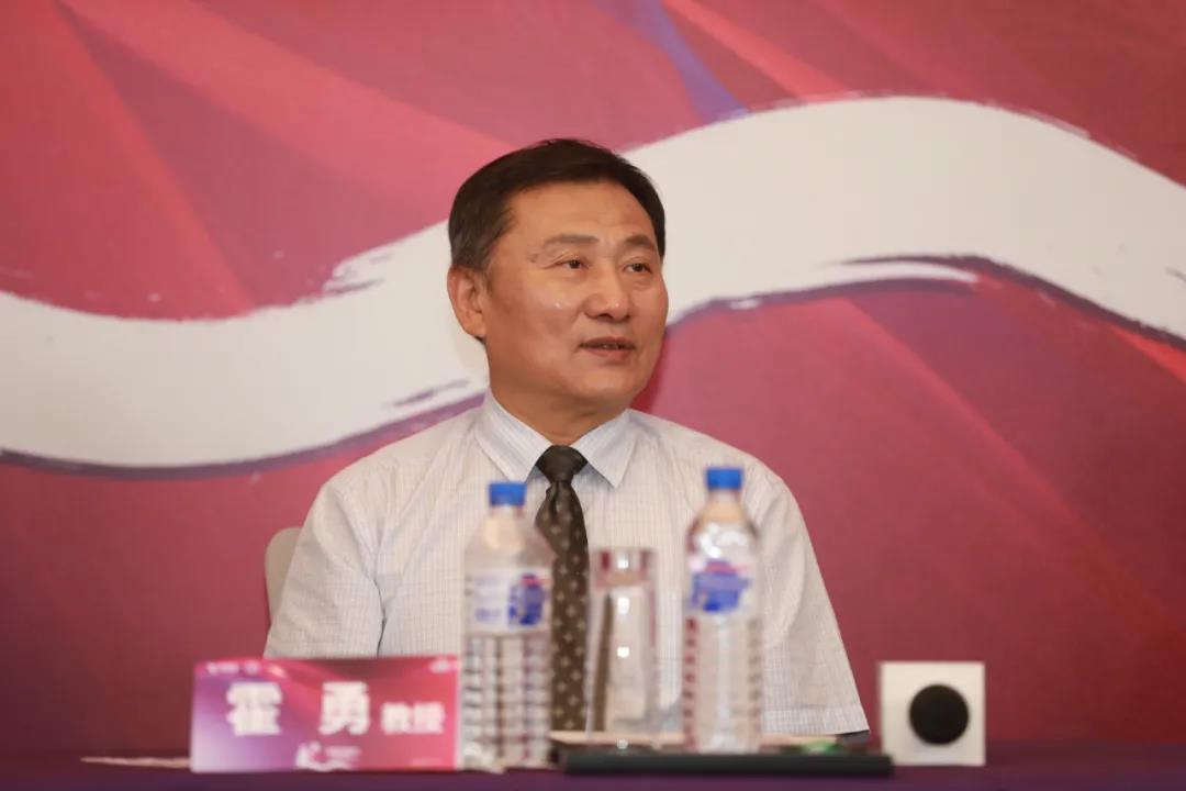 霍勇教授.jpg