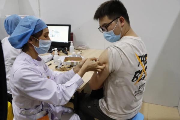 直击！广东高校启动新冠病毒疫苗接种
