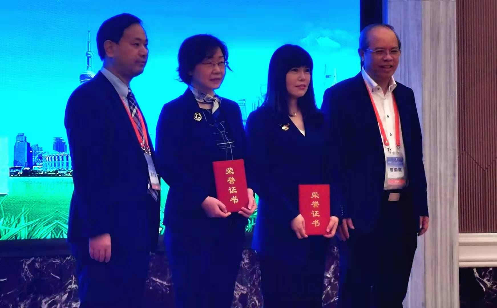 2020年最美宋庆龄呼吸基层医师：魏新萍（获得者）刘萍（提名奖）.png