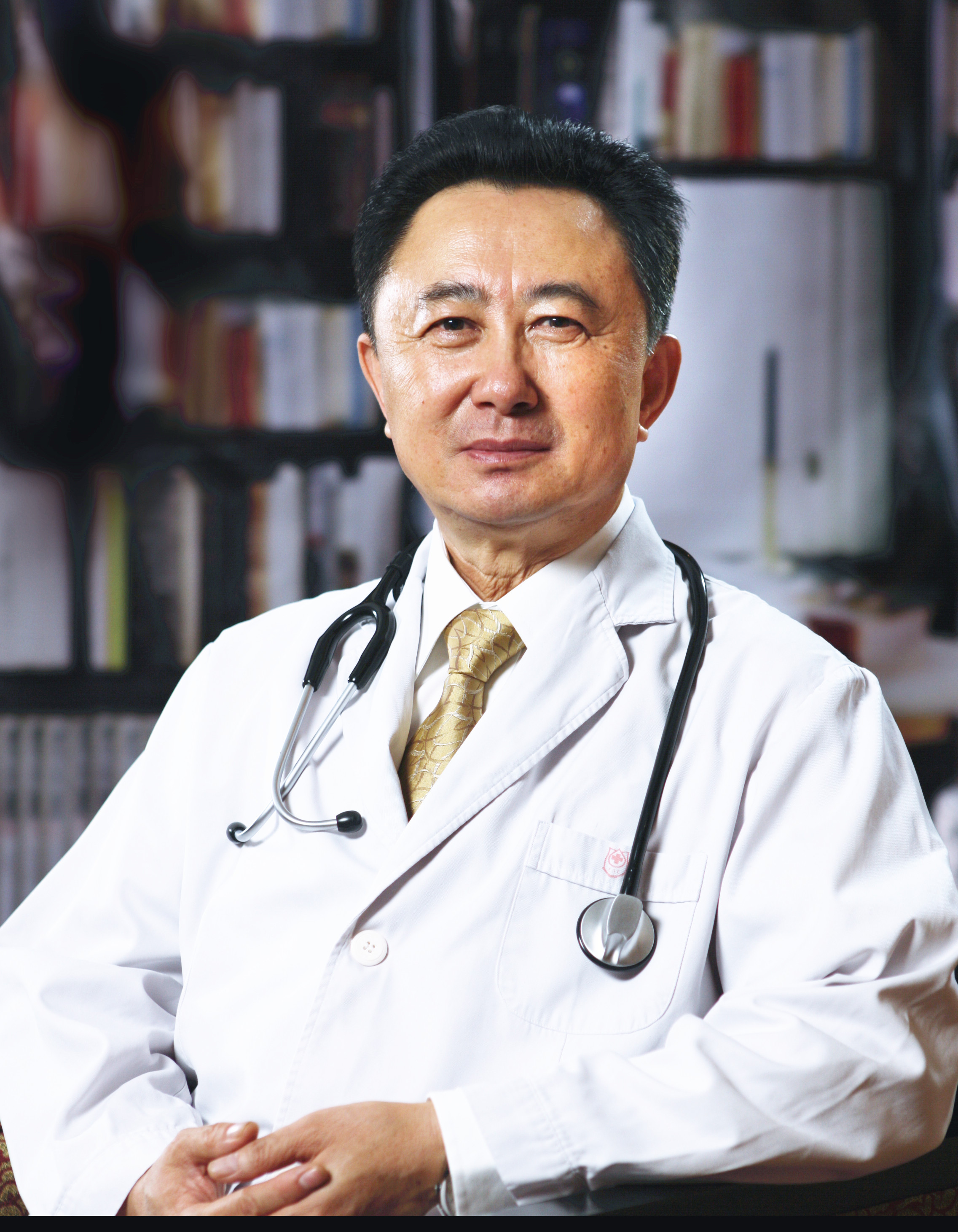 刘又宁（白衣）_副本.jpg