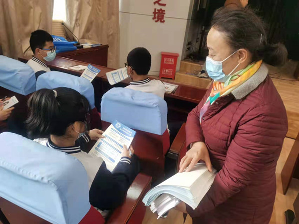 发放科流感科普知识手册_副本.jpg