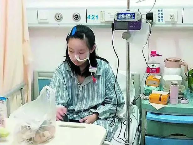 邵一卜000000000000000.jpg