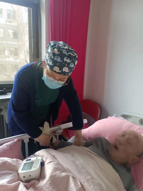 【多元化护理 改善就医体验】酒钢医院急诊科开展互联网+护理（3）.jpg