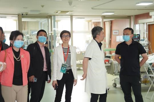 参观2.jpg