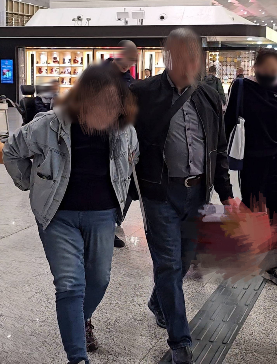 9d3922cbly4hsol1sb10ij20qn0yzkjl.png