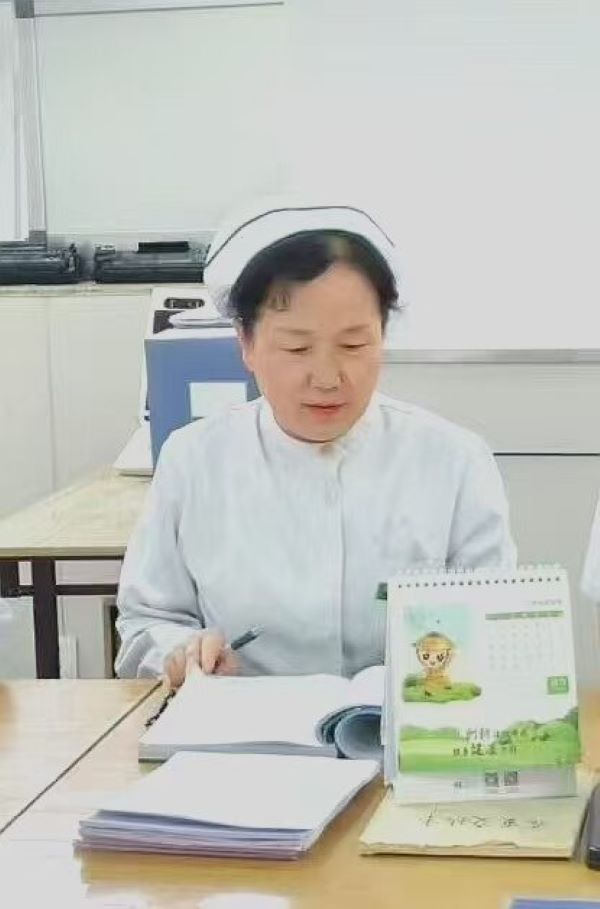 榆次区人民医院心内一科护士长王金芯2_proc.jpg