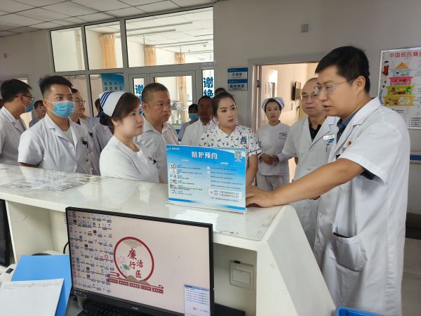 【医院动态】酒钢医院正式启动“免陪照护”病房专业照护解家属后顾之忧 (4)_proc.jpg
